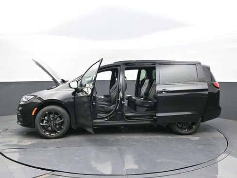 New 2026 Chrysler Pacifica Select w/ S Appearance Package image 61