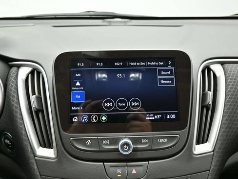 Used 2025 Chevrolet Malibu LS FWD image 13