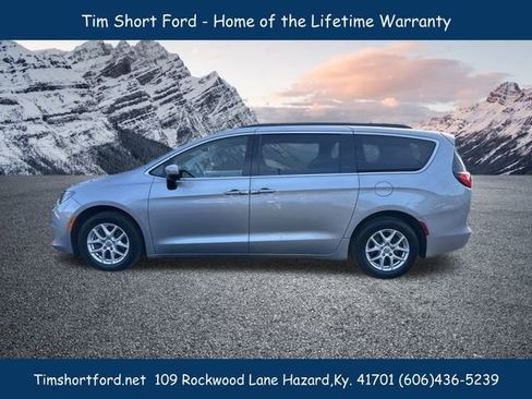 Used 2021 Chrysler Voyager Lxi image 3