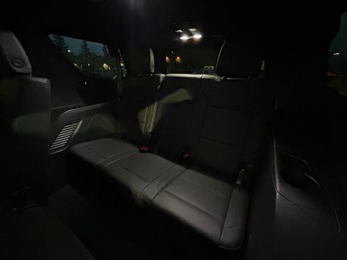 Used 2023 Chevrolet Tahoe Z71 AWD/4WD image 36
