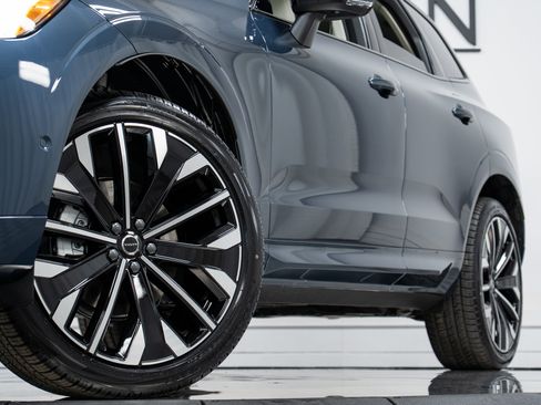 New 2026 Volvo XC60 B5 Ultra w/ Climate Package image 27