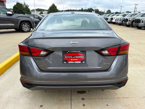 Used 2025 Nissan Altima 2.5 SV AWD/4WD image 6