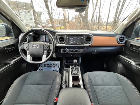 Used 2019 Toyota Tacoma SR5 image 7