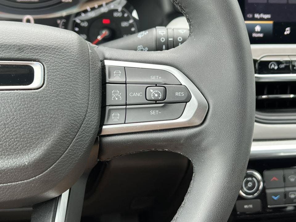 Used 2023 Jeep Compass Limited AWD/4WD image 18