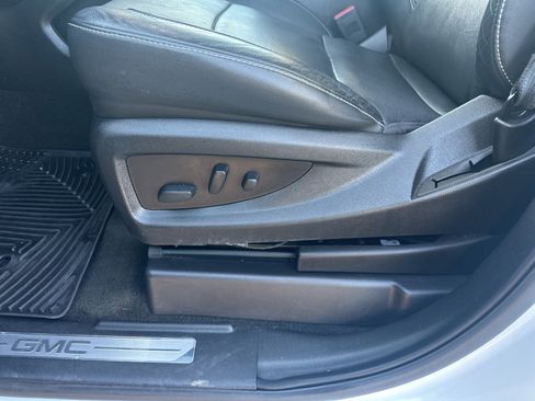 Used 2018 GMC Yukon XL SLT image 13