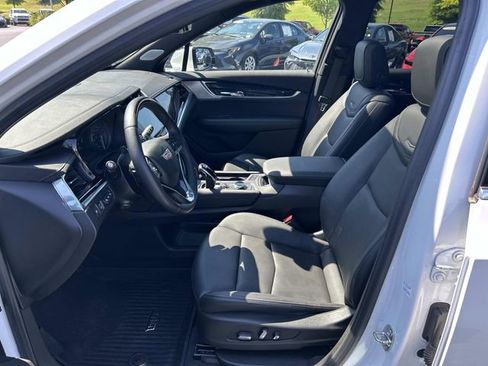 Used 2023 Cadillac XT6 Premium Luxury w/ Technology Package AWD/4WD image 23