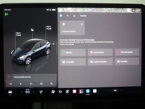 Used 2024 Tesla Model Y 2WD image 36