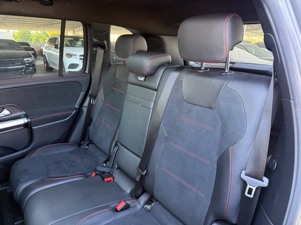 Used 2022 Mercedes-Benz GLB 250 image 10