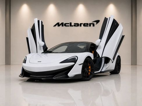 Used 2018 McLaren 570S Spider RWD image 12