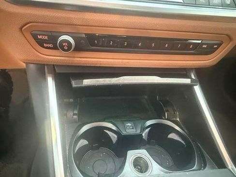 Used 2022 BMW 330i Sedan w/ M Sport Package RWD image 15