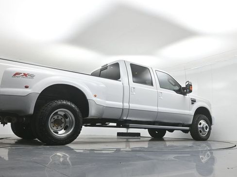 Used 2010 Ford F350 Lariat image 45