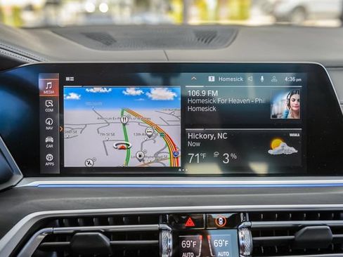 Used 2022 BMW X7 xDrive40i w/ M Sport Package AWD/4WD image 19