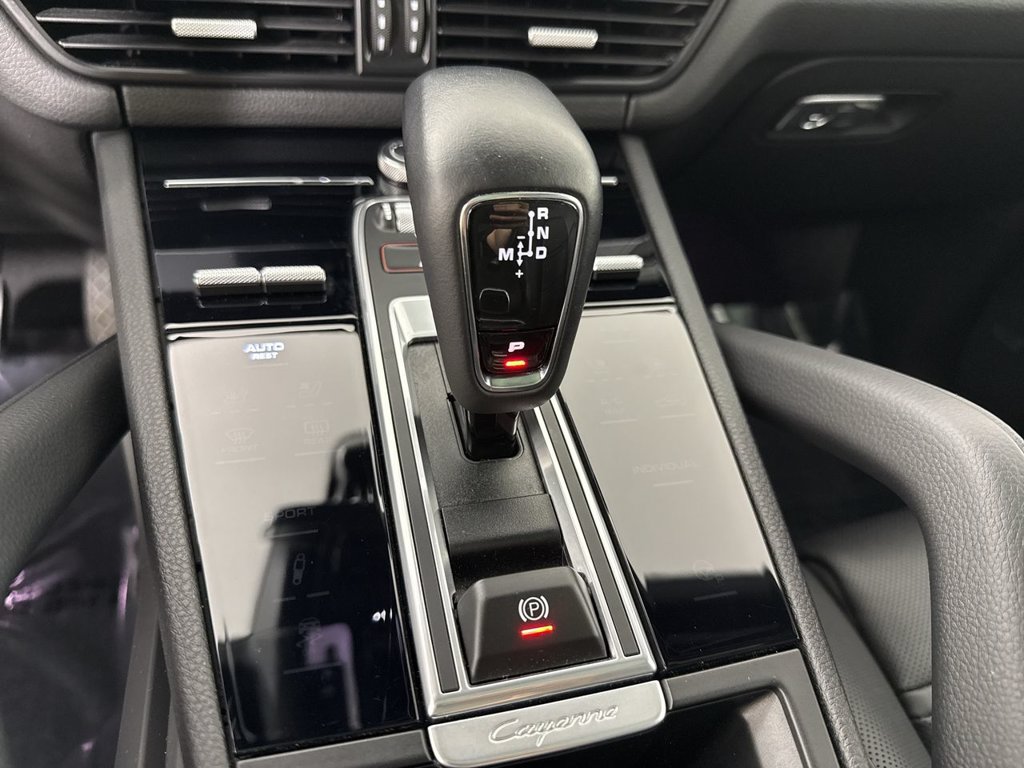 Certified 2023 Porsche Cayenne Platinum Edition AWD/4WD image 33