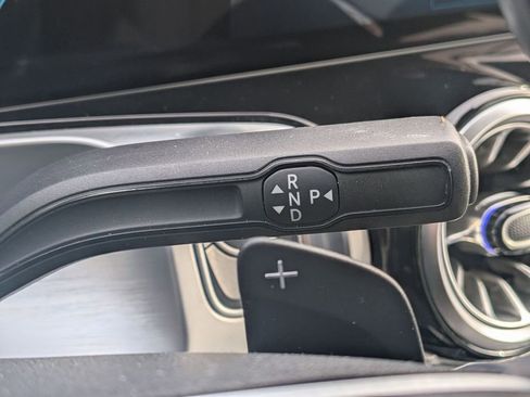 Used 2022 Mercedes-Benz GLB 250 4MATIC w/ Premium Package Lite image 27