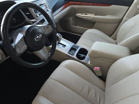 Used 2011 Subaru Outback 2.5i Limited w/ PWR Moonroof Pkg AWD/4WD image 10