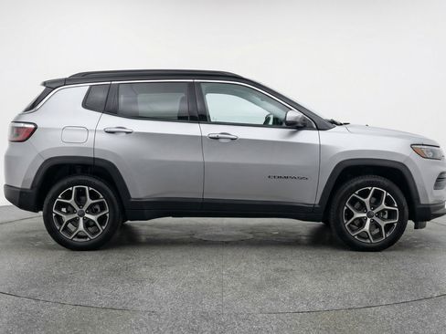 Used 2025 Jeep Compass Limited AWD/4WD image 11