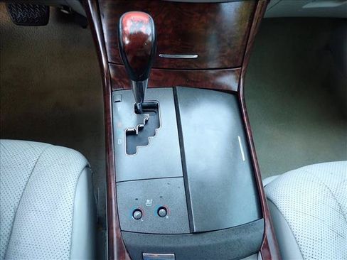 Used 2011 Toyota Avalon Limited FWD image 18