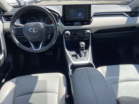 Used 2019 Toyota RAV4 XLE Premium FWD image 12
