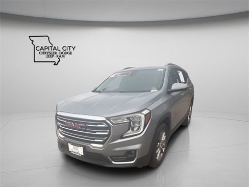 Used 2024 GMC Terrain SLT image 4