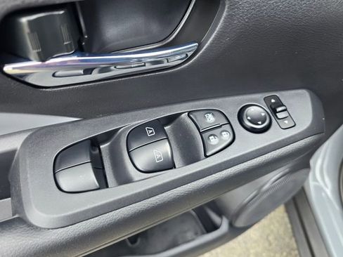 Used 2024 Nissan Kicks SR w/ SR Premium Package FWD image 19