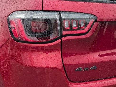 New 2026 Jeep Compass Latitude image 12