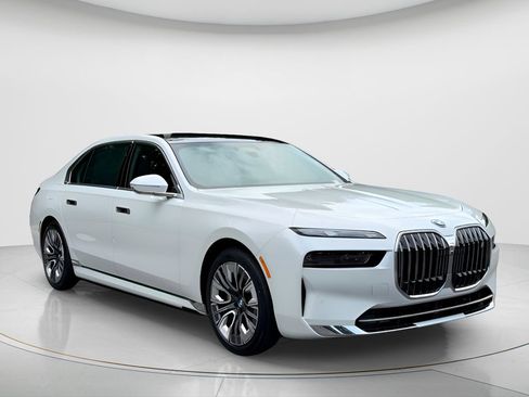 New 2026 BMW i7 eDrive50 w/ Executive Package RWD image 3
