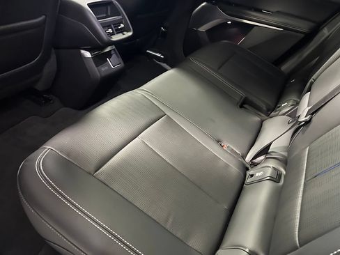 Used 2024 Cadillac Lyriq Luxury RWD image 18