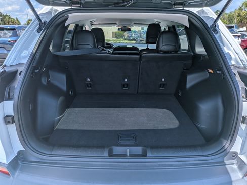 Used 2019 Jeep Cherokee Latitude Plus AWD/4WD image 13