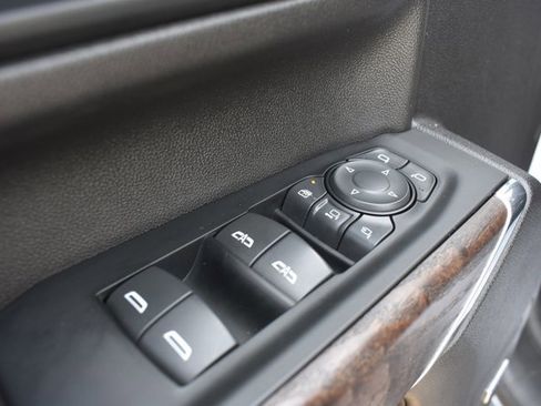 Used 2023 GMC Sierra 3500 Denali w/ Technology Package AWD/4WD image 16