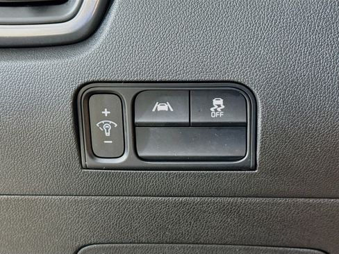 Used 2023 Kia Sorento S FWD image 9