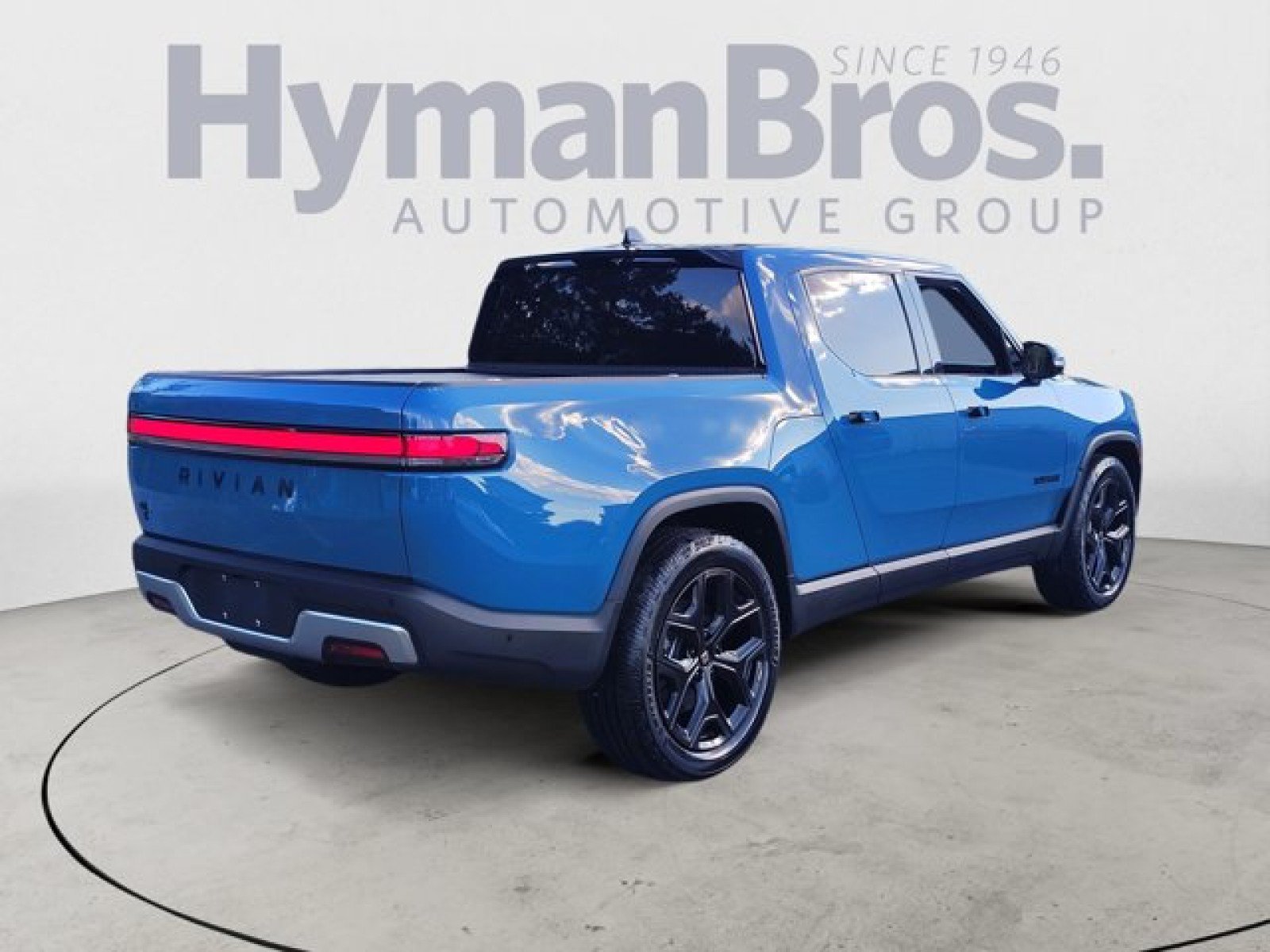 Used 2023 Rivian R1T Adventure Dual AWD/4WD image 3
