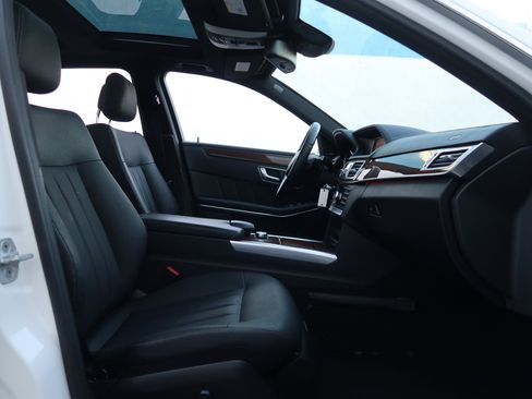 Used 2015 Mercedes-Benz E 400 4MATIC Sedan image 33