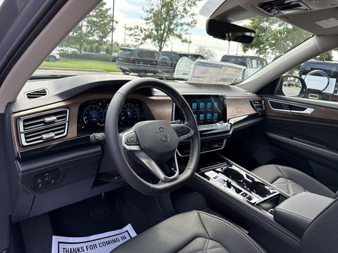New 2026 Volkswagen Atlas SE FWD image 10