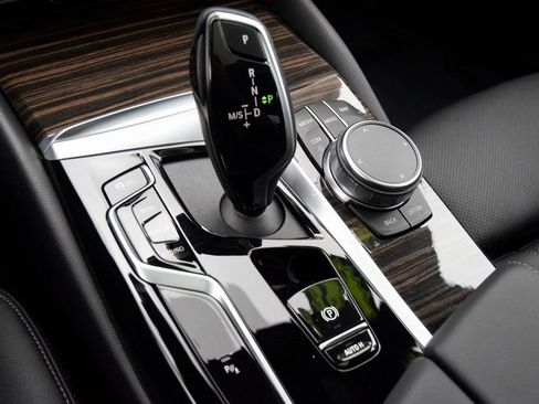 Used 2023 BMW 530i w/ Convenience Package image 30