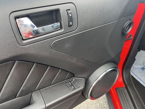 Used 2011 Ford Mustang Premium w/ 203A Rapid Spec Order Code image 18