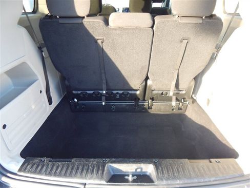 Used 2018 Dodge Grand Caravan SE w/ UConnect Hands-Free Group image 10