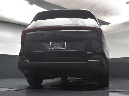 Certified 2025 Kia Carnival SX Prestige image 42