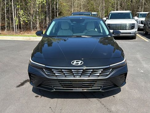 New 2026 Hyundai Elantra Limited image 2