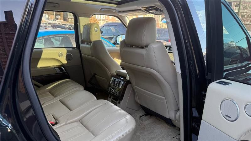 Used 2017 Land Rover Range Rover HSE AWD/4WD image 15