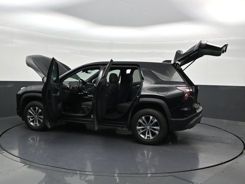 Used 2025 Chevrolet Equinox LT w/ Safety and Technology Package FWD image 35