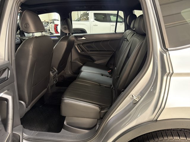Certified 2024 Volkswagen Tiguan SE R-Line AWD/4WD image 22