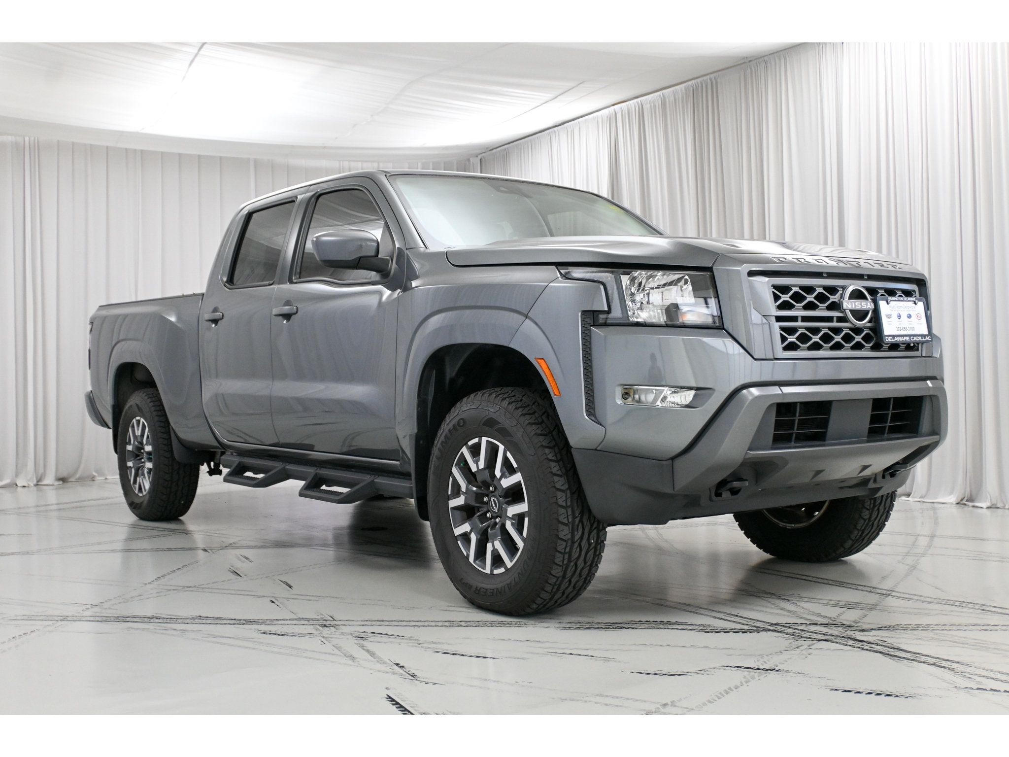 Used 2022 Nissan Frontier SV w/ Technology Package AWD/4WD image 2