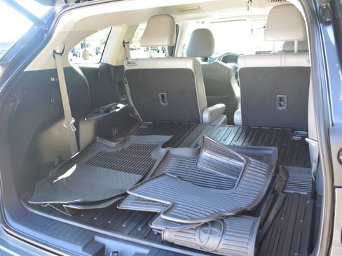Used 2022 Toyota Highlander XLE AWD/4WD image 26