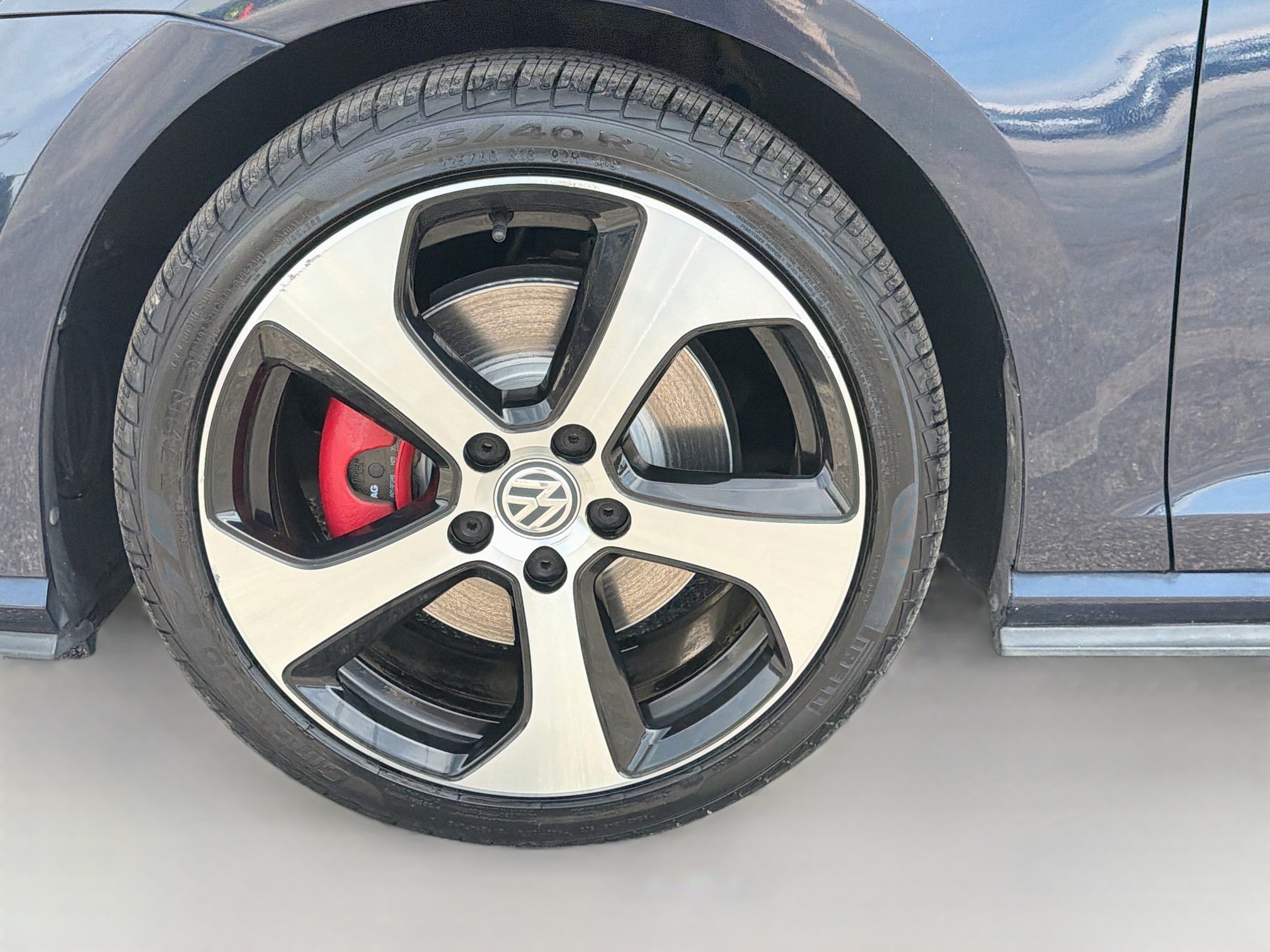 Used 2018 Volkswagen GTI S FWD image 40