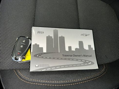 Used 2019 Chevrolet Traverse LS w/ LPO, Blackout Package FWD image 4