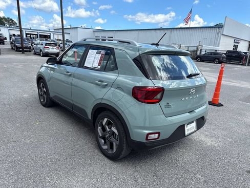Used 2026 Hyundai Venue SEL FWD image 6