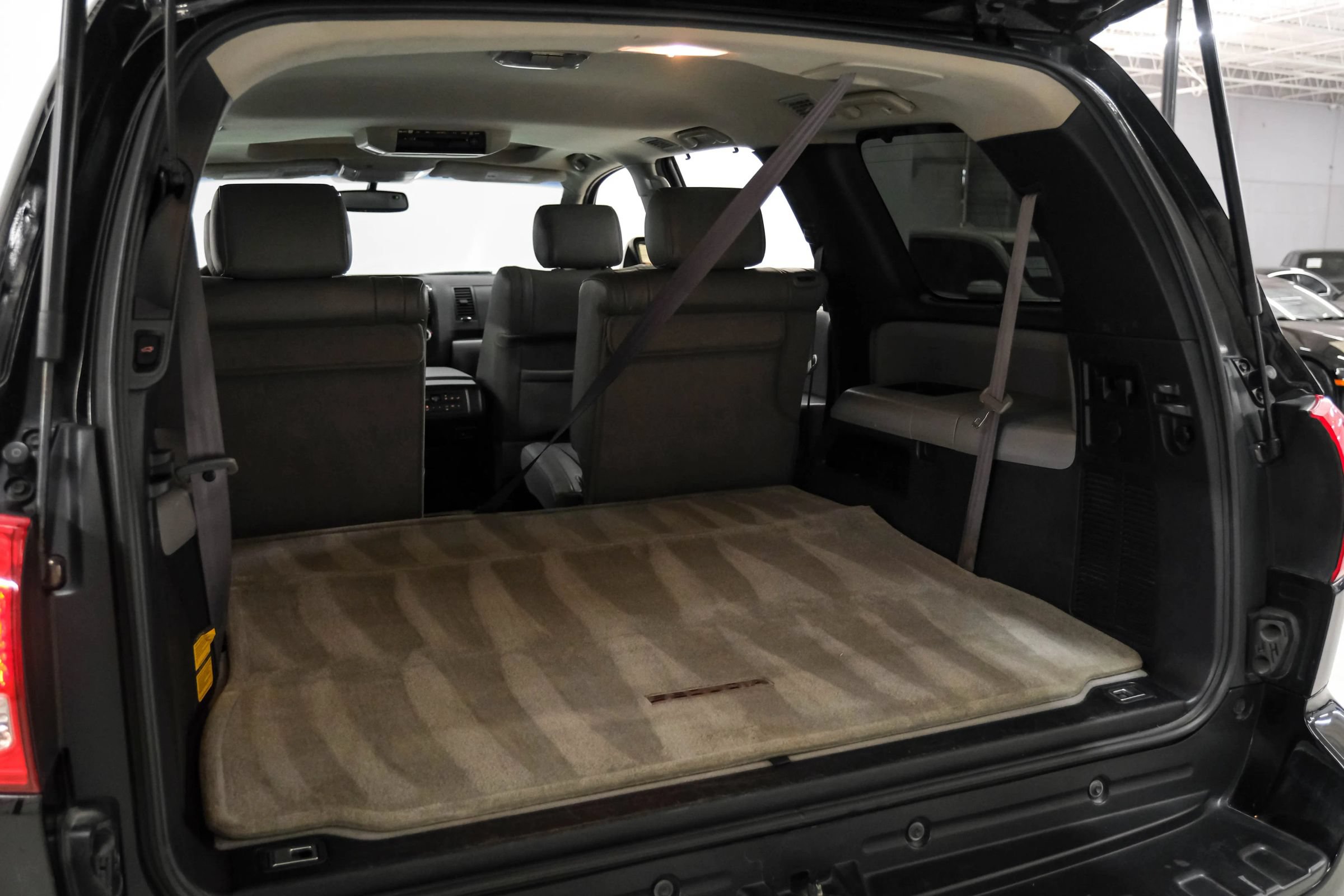 Used 2010 Toyota Sequoia Platinum AWD/4WD image 39
