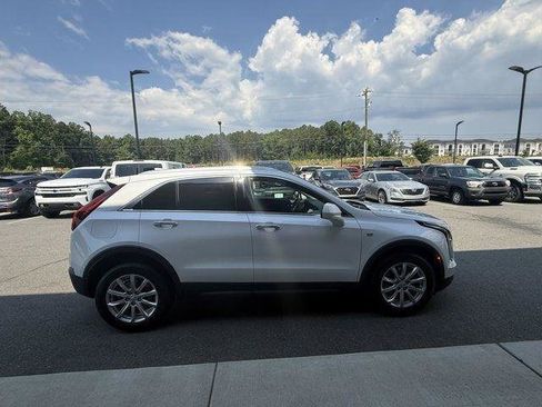 Used 2022 Cadillac XT4 Luxury w/ Cold Weather Package FWD image 7