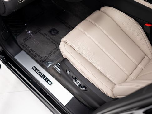 Certified 2024 Bentley Bentayga Extended Wheelbase image 11
