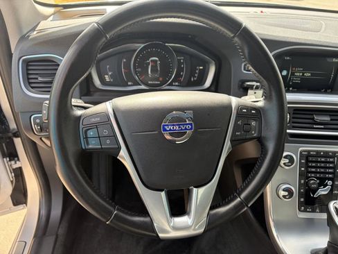 Used 2017 Volvo S60 T5 Inscription AWD/4WD image 12